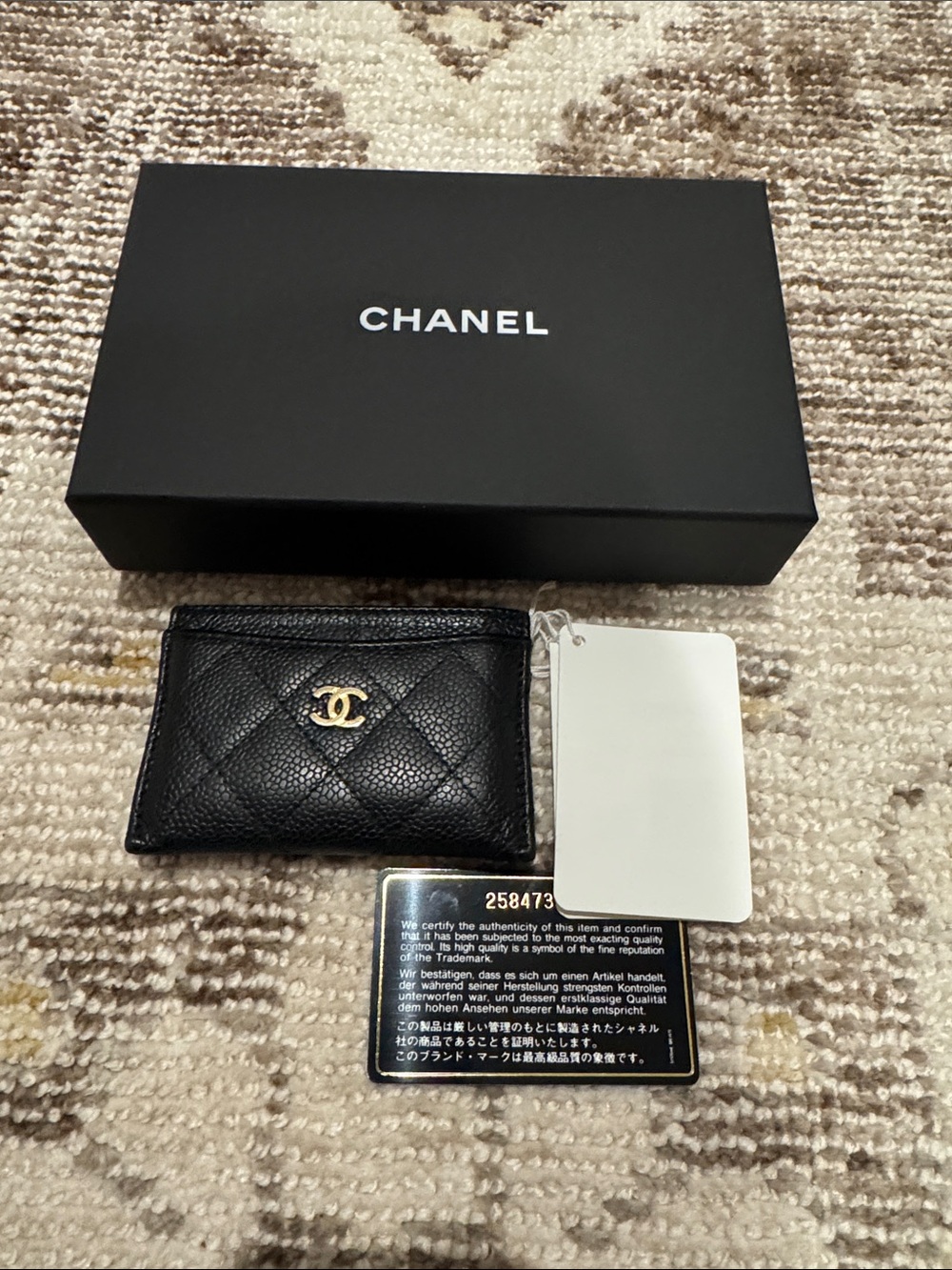 CHANEL Black Quilted Caviar Leather Card Holder with Gold CC - Picture 7 of 10